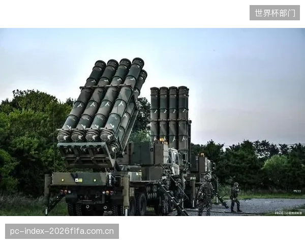 韩国队防空能力或成致命短板，洪明甫需重组后防应对高空轰炸。